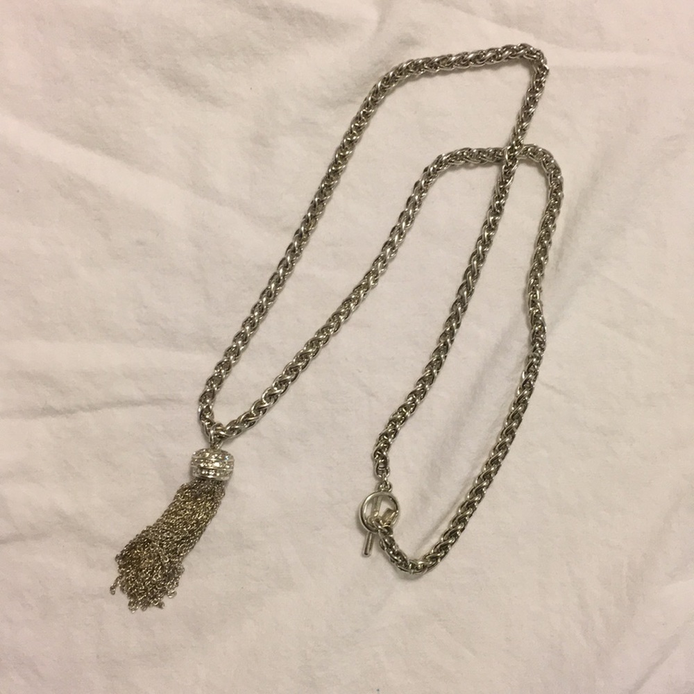 SOLD 🤍 Banana Republic silver tassel necklace